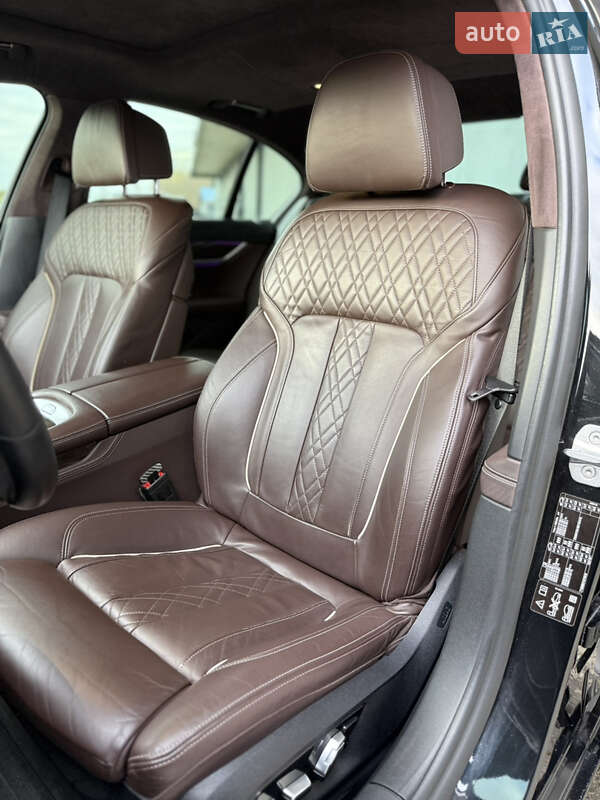 Седан BMW 7 Series 2017 в Львові