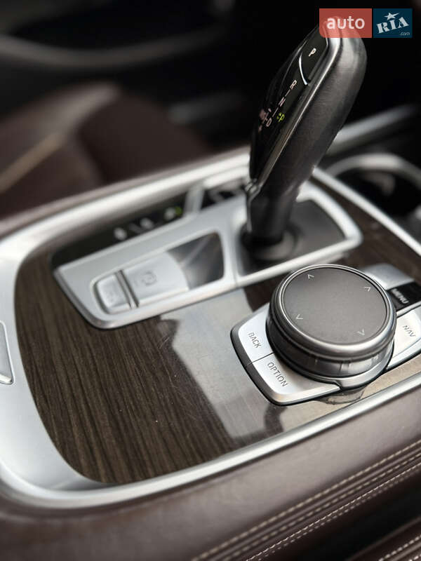 Седан BMW 7 Series 2017 в Львові