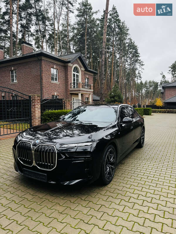 Седан BMW 7 Series 2023 в Киеве фото 3 Седан BMW 7 Series 2023 в Киеве