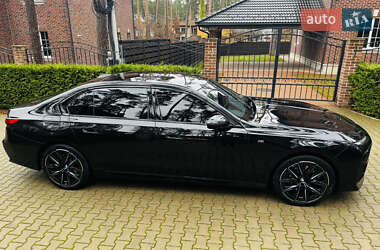 Седан BMW 7 Series 2023 в Киеве