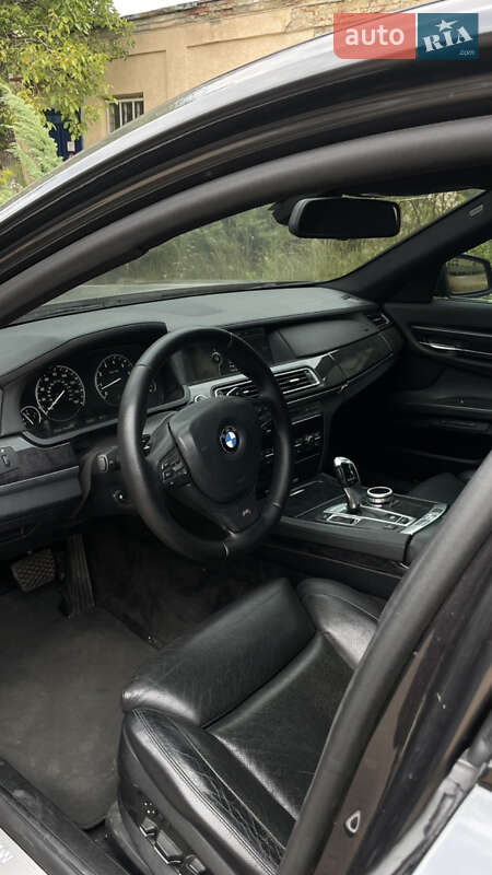 Седан BMW 7 Series 2010 в Львове