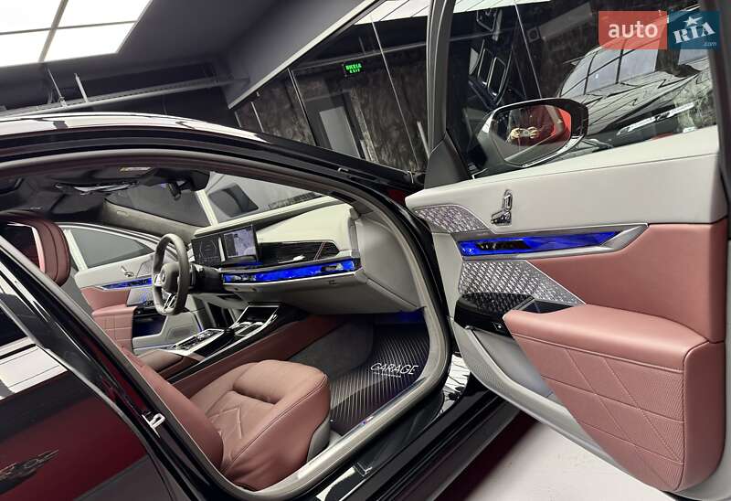 Седан BMW 7 Series 2024 в Киеве фото 61 Седан BMW 7 Series 2024 в Киеве