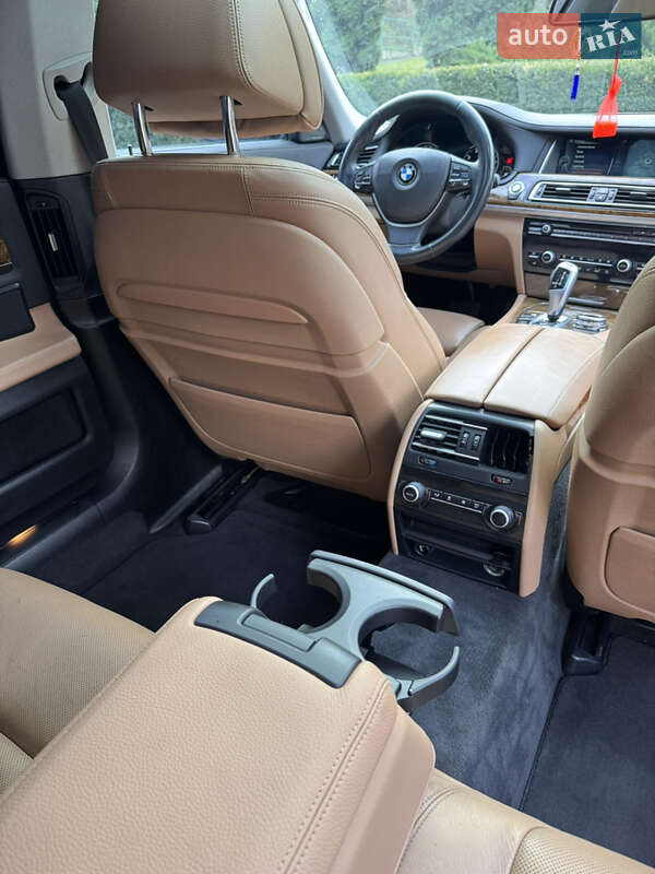 Седан BMW 7 Series 2013 в Тернополе