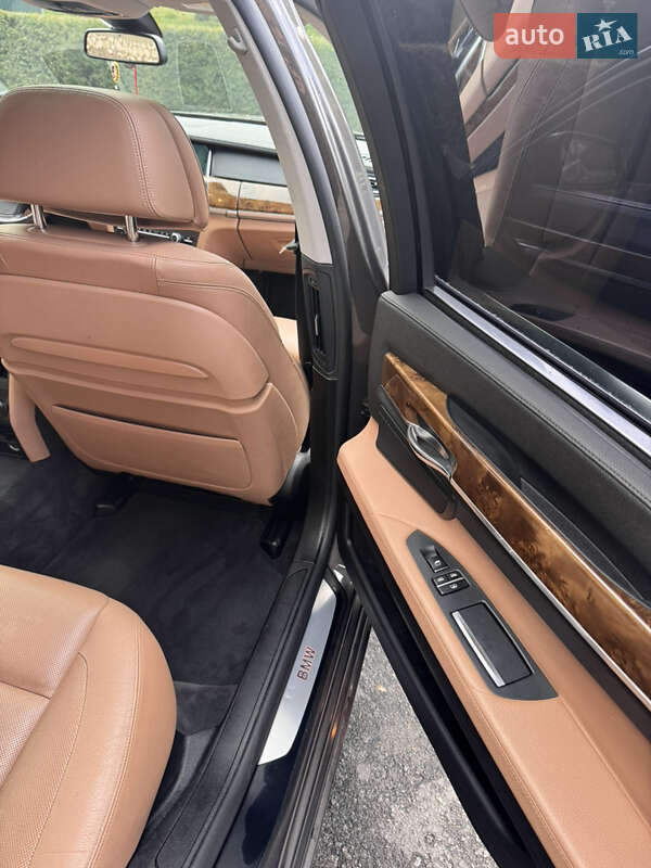 Седан BMW 7 Series 2013 в Тернополе