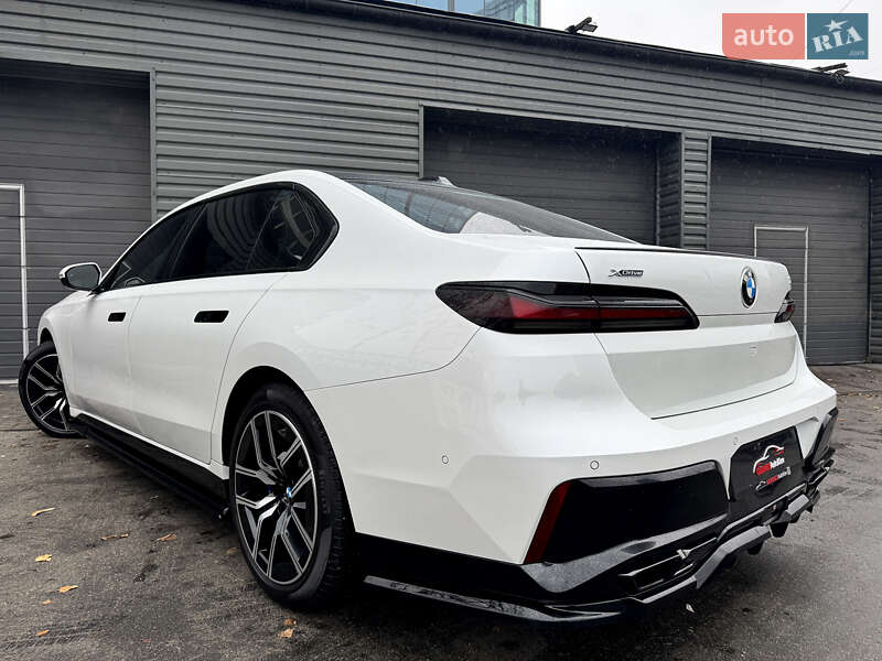 Седан BMW 7 Series 2023 в Киеве
