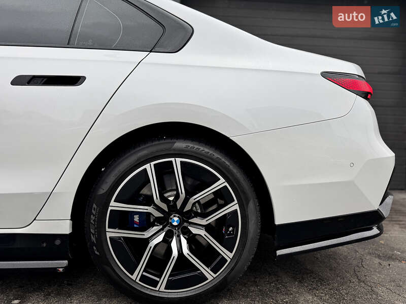 Седан BMW 7 Series 2023 в Киеве