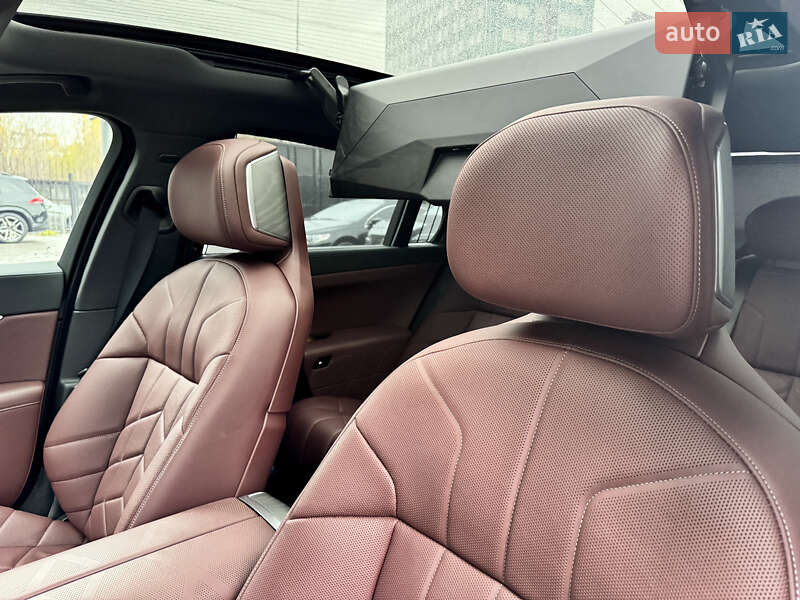 Седан BMW 7 Series 2023 в Киеве