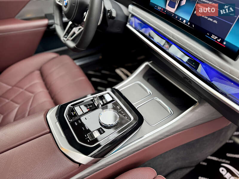 Седан BMW 7 Series 2023 в Киеве