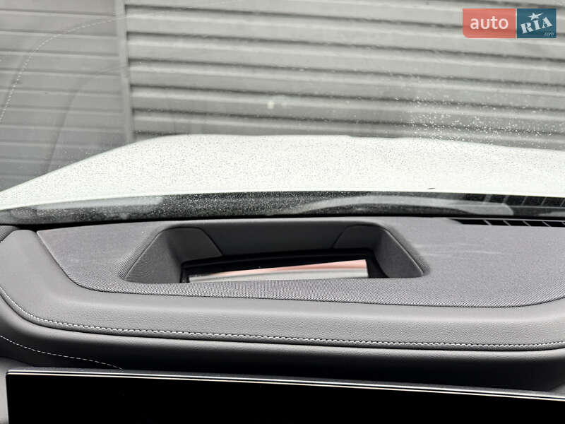 Седан BMW 7 Series 2023 в Киеве