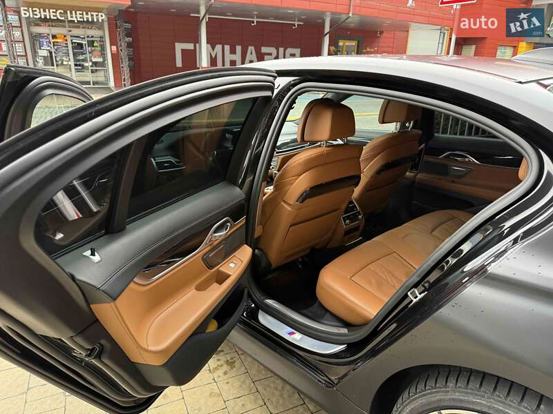 Седан BMW 7 Series 2016 в Львове