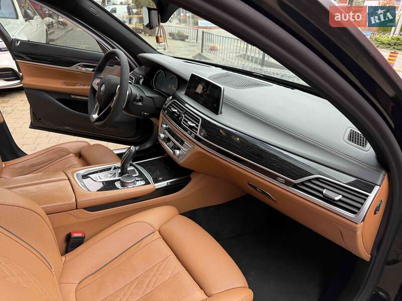 Седан BMW 7 Series 2016 в Львове