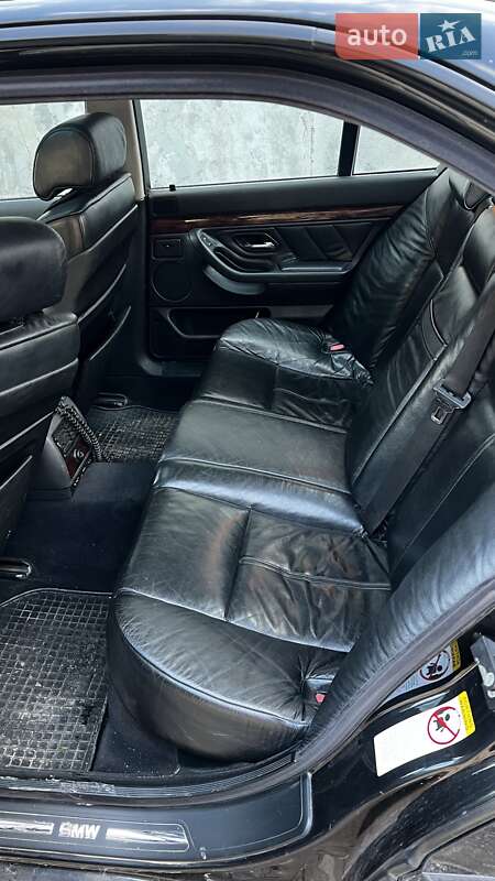 Седан BMW 7 Series 2000 в Николаеве