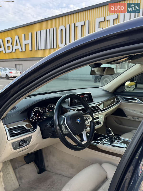 Седан BMW 7 Series 2016 в Киеве фото 10 Седан BMW 7 Series 2016 в Киеве