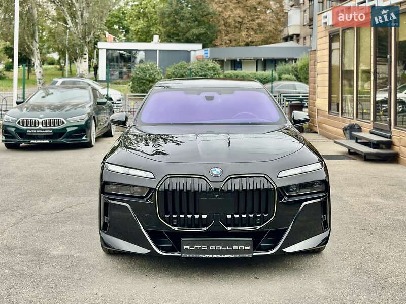 Седан BMW 7 Series 2024 в Киеве фото 5 Седан BMW 7 Series 2024 в Киеве
