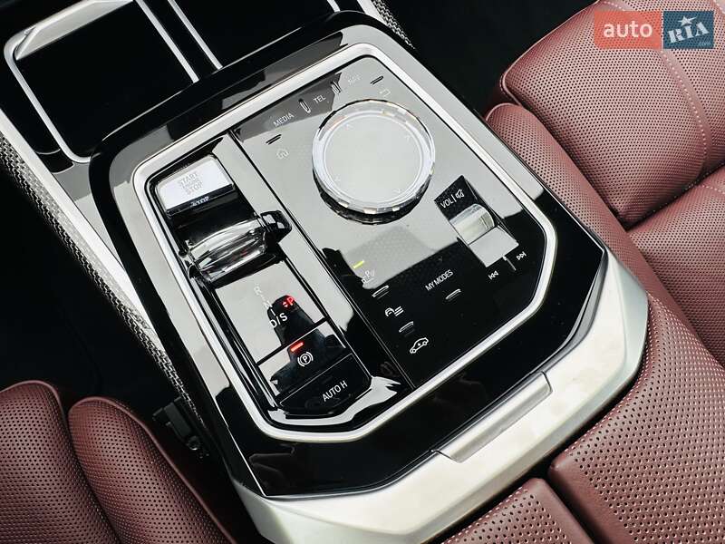 Седан BMW 7 Series 2024 в Киеве фото 30 Седан BMW 7 Series 2024 в Киеве