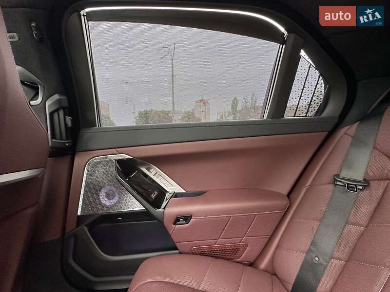 Седан BMW 7 Series 2024 в Киеве фото 43 Седан BMW 7 Series 2024 в Киеве