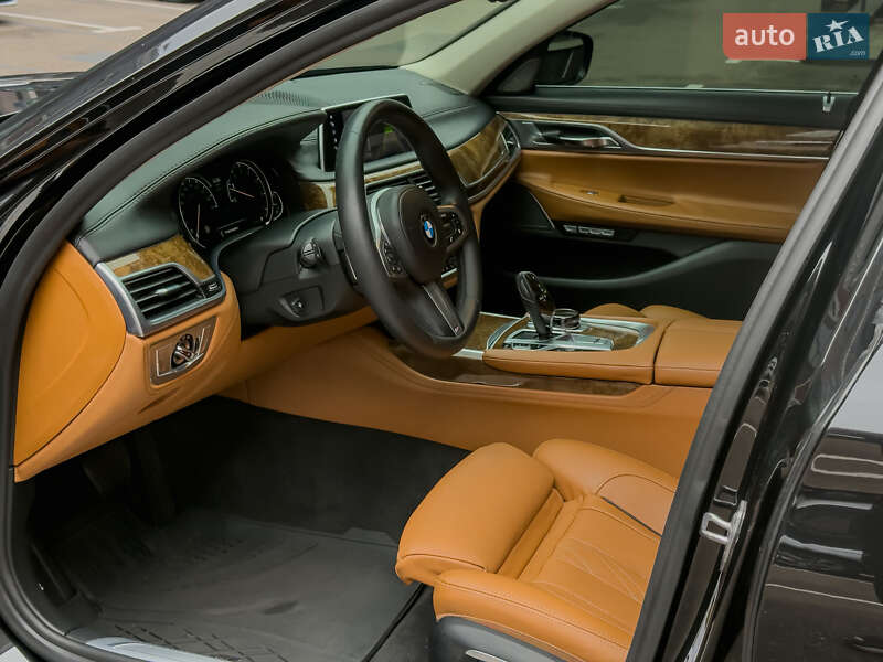 Седан BMW 7 Series 2015 в Киеве фото 27 Седан BMW 7 Series 2015 в Киеве