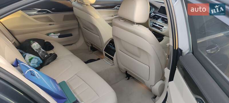 Седан BMW 7 Series 2016 в Киеве