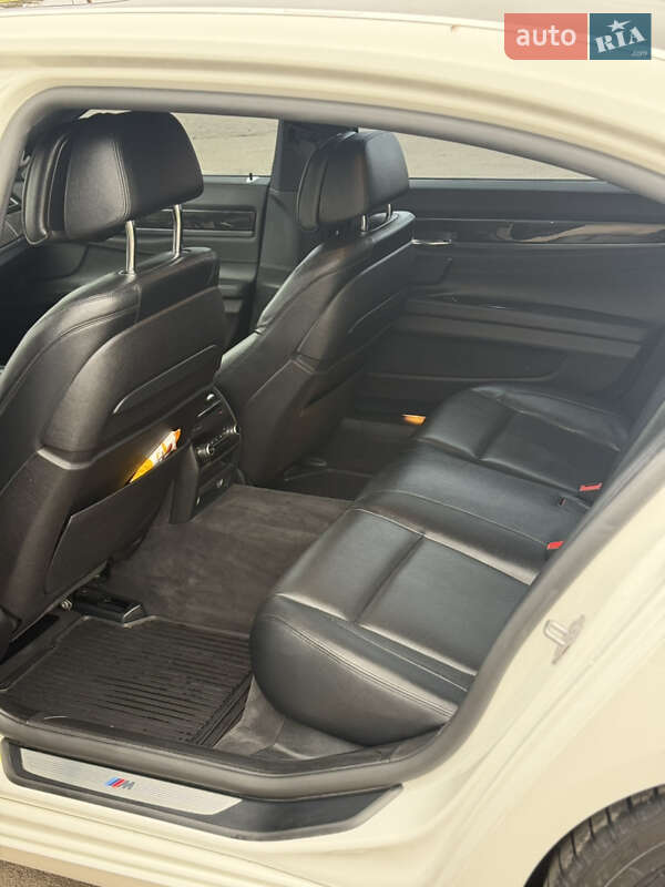 Седан BMW 7 Series 2013 в Прилуках