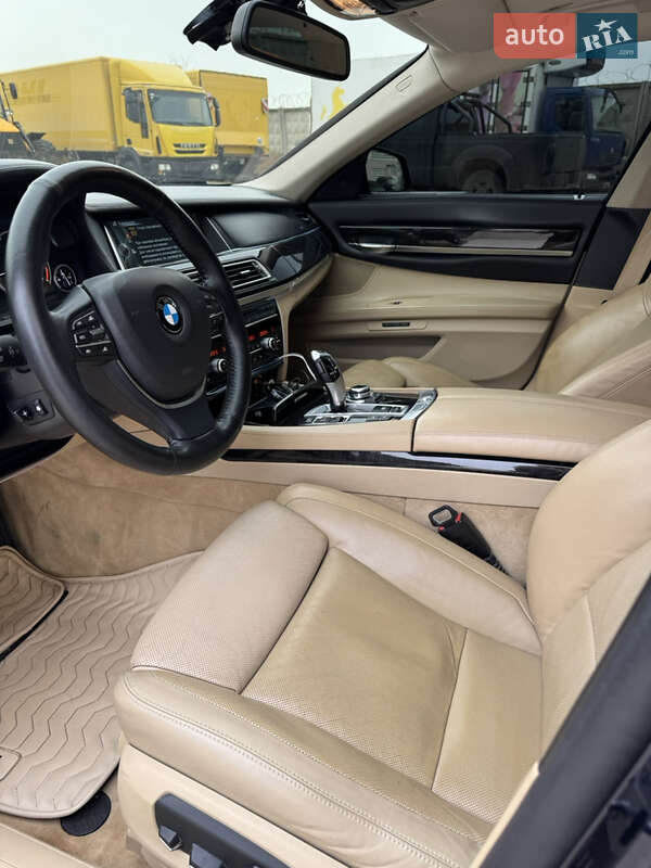 Седан BMW 7 Series 2013 в Одессе