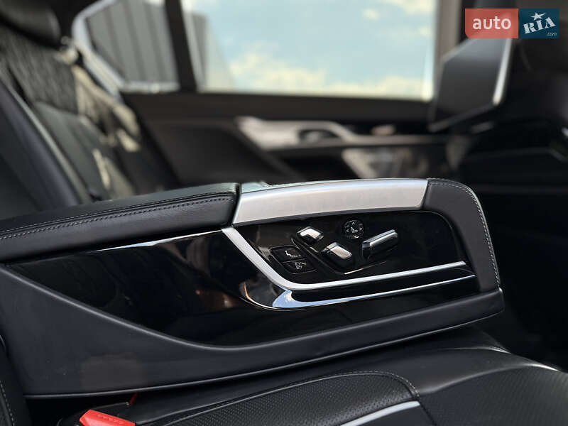 Седан BMW 7 Series 2020 в Киеве