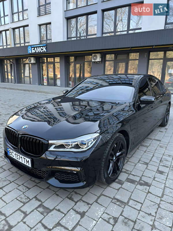 Седан BMW 7 Series 2018 в Новояворовске