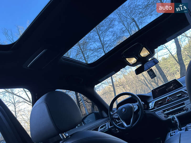 Седан BMW 7 Series 2018 в Новояворовске