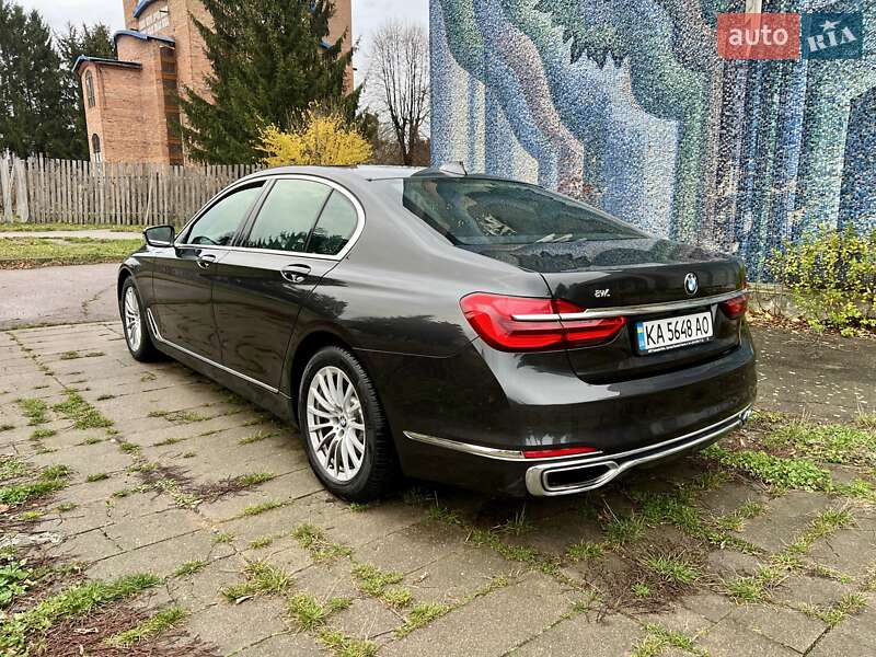 Седан BMW 7 Series 2017 в Житомирі