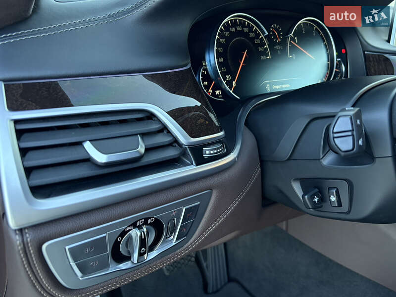 Седан BMW 7 Series 2017 в Ужгороде