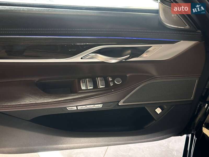 Седан BMW 7 Series 2016 в Львове