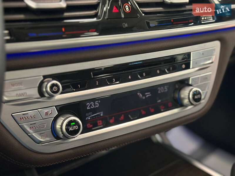 Седан BMW 7 Series 2016 в Львове