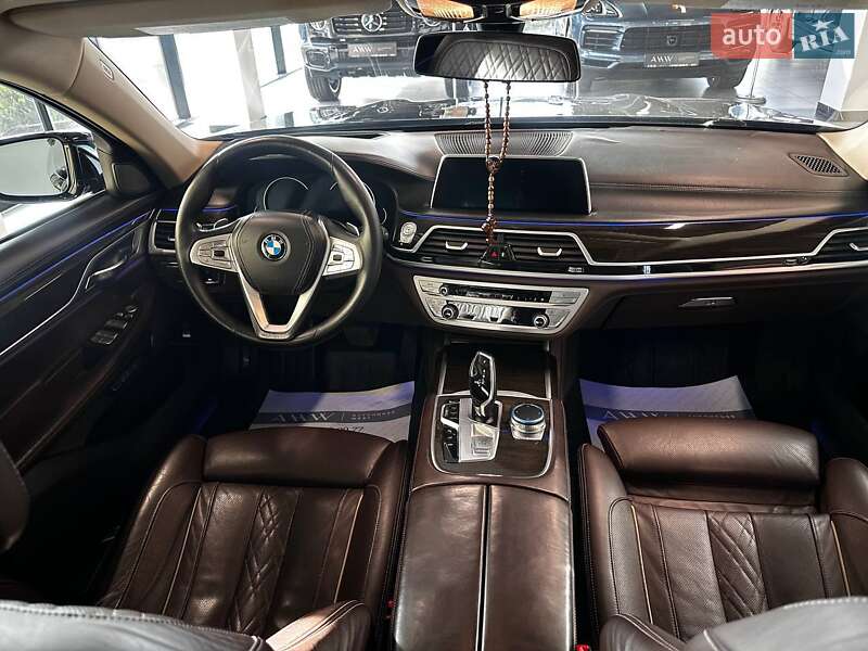 Седан BMW 7 Series 2016 в Львове