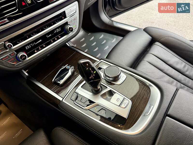 Седан BMW 7 Series 2018 в Киеве фото 38 Седан BMW 7 Series 2018 в Киеве