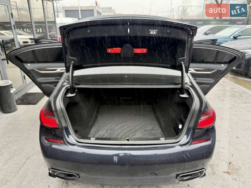 Седан BMW 7 Series 2018 в Киеве фото 59 Седан BMW 7 Series 2018 в Киеве