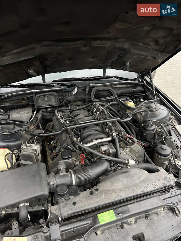 Седан BMW 7 Series 2000 в Яремче