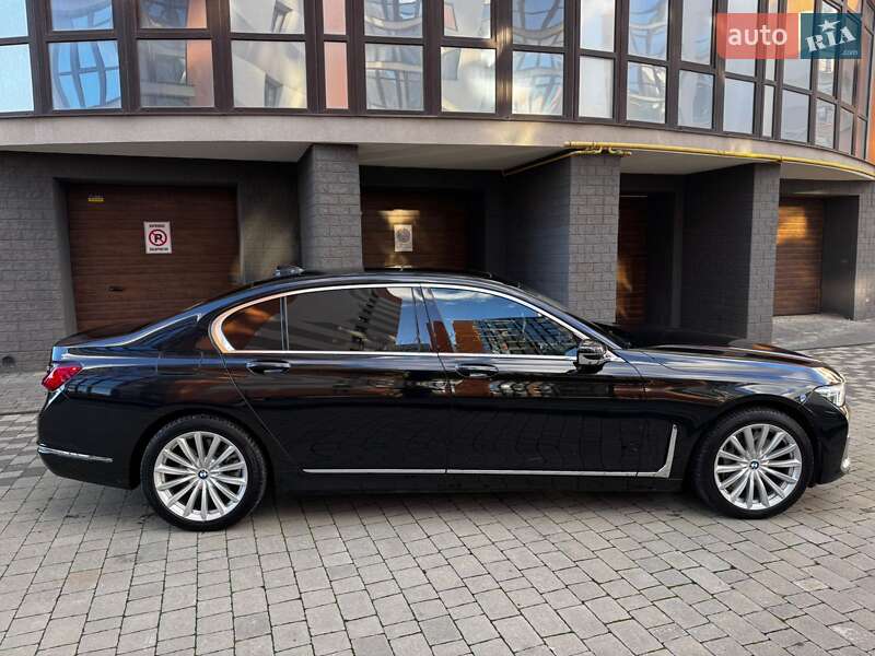 Седан BMW 7 Series 2019 в Ивано-Франковске