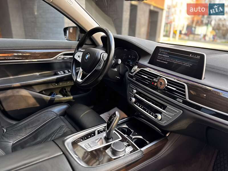 Седан BMW 7 Series 2019 в Ивано-Франковске