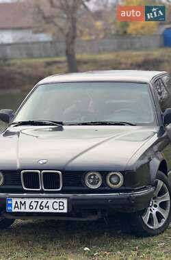Седан BMW 7 Series 1991 в Киеве