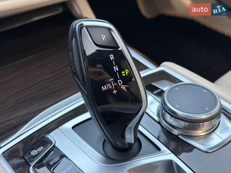 Седан BMW 7 Series 2017 в Кривом Роге