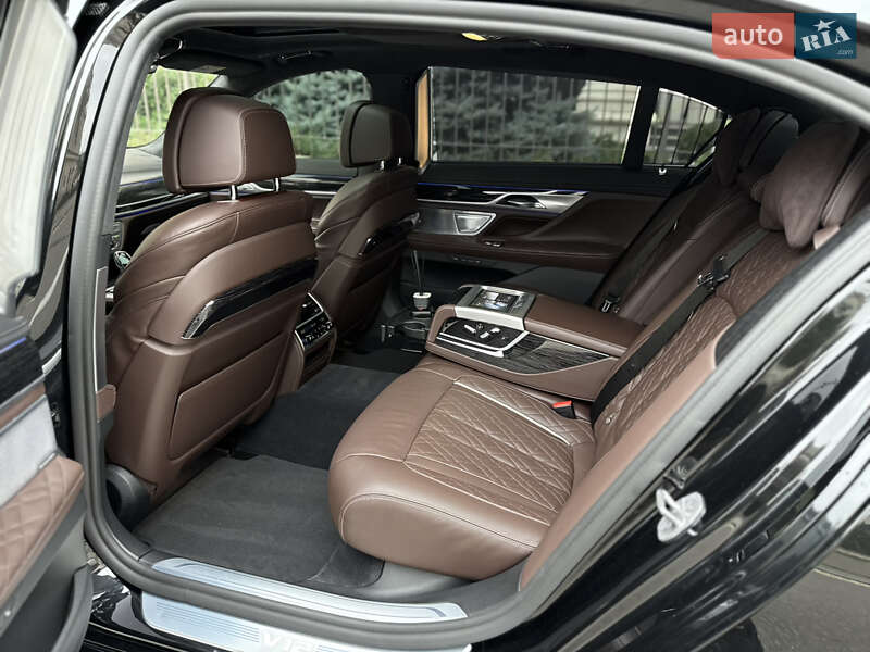 Седан BMW 7 Series 2022 в Киеве