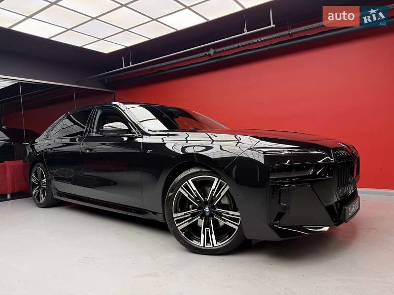 Седан BMW 7 Series 2023 в Киеве