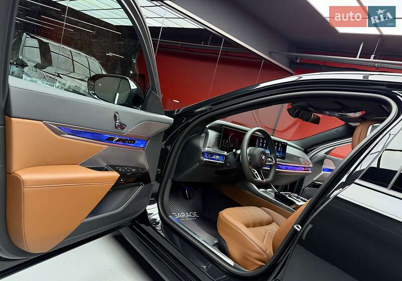 Седан BMW 7 Series 2023 в Киеве