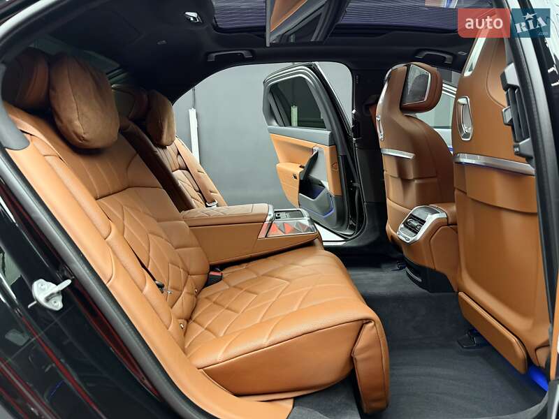 Седан BMW 7 Series 2023 в Киеве