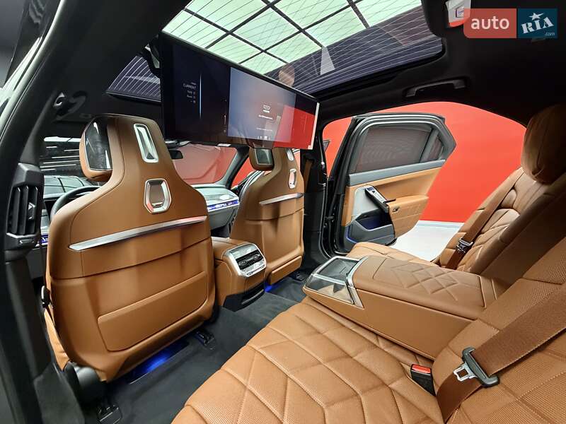 Седан BMW 7 Series 2023 в Киеве