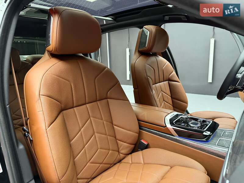 Седан BMW 7 Series 2023 в Киеве