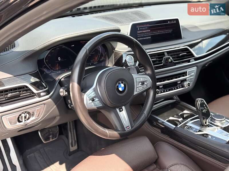 Седан BMW 7 Series 2020 в Львове