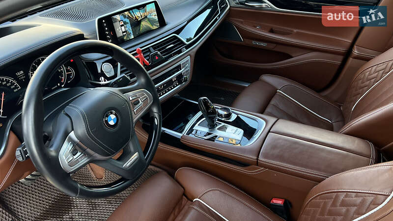 Седан BMW 7 Series 2017 в Львове фото 28 Седан BMW 7 Series 2017 в Львове