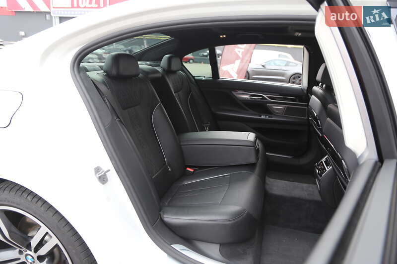 Седан BMW 7 Series 2016 в Киеве
