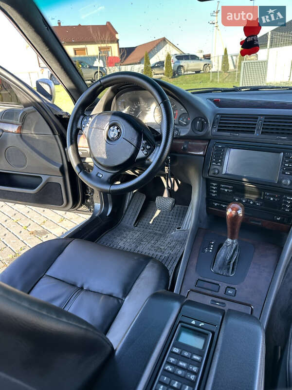 Седан BMW 7 Series 2000 в Черновцах