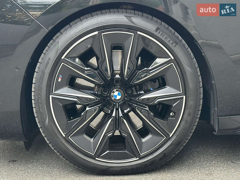 Седан BMW 7 Series 2022 в Киеве